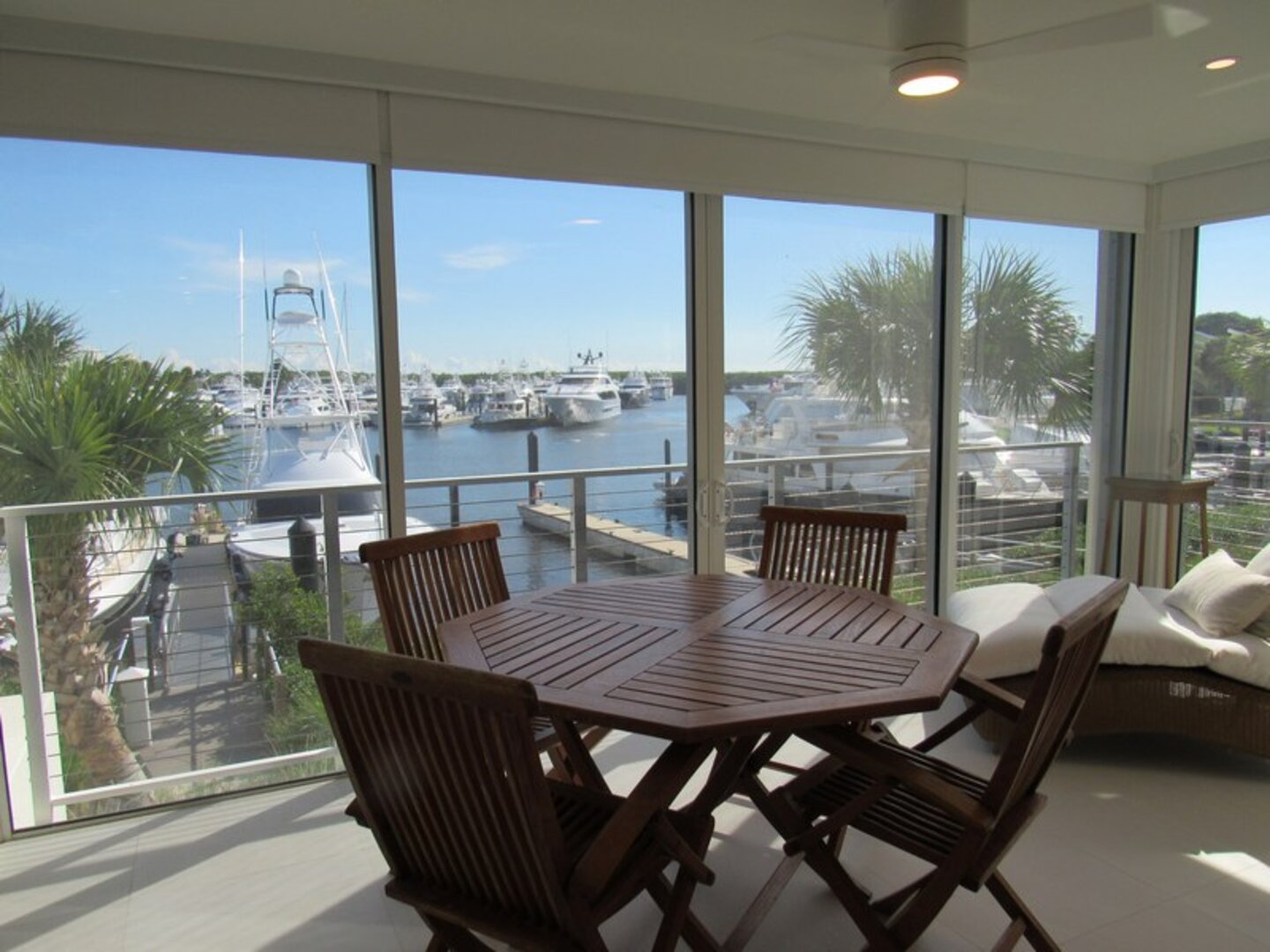 Serving ocean views with every meal — yacht not included.
