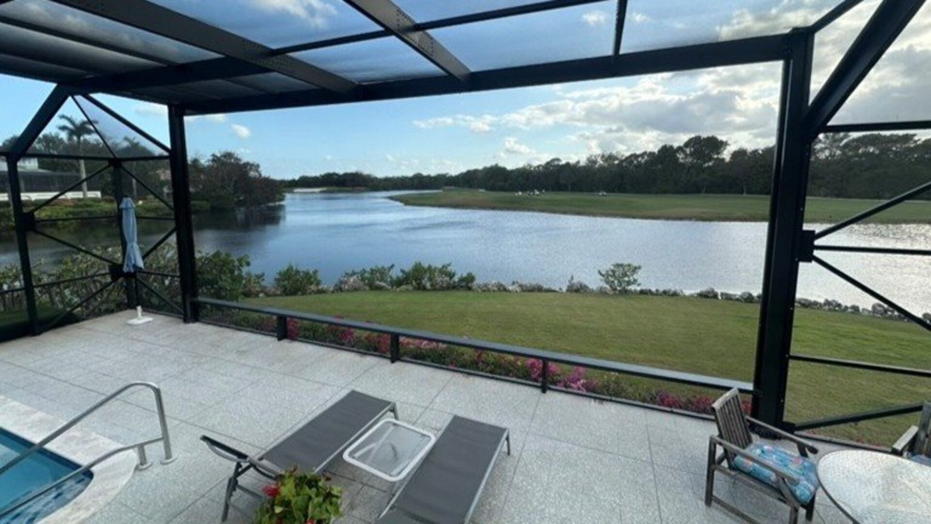 Framed by Nature – The Ultimate Backyard Escape